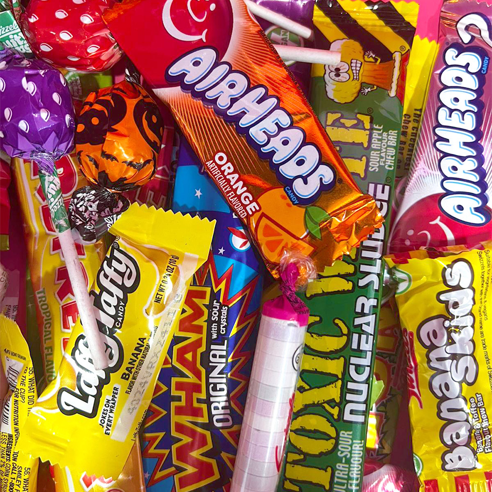 Sweetora Retro Sweet Gift Box – 40 Classic British Sweets | Assorted Pick & Mix Candy Hamper - Image 2