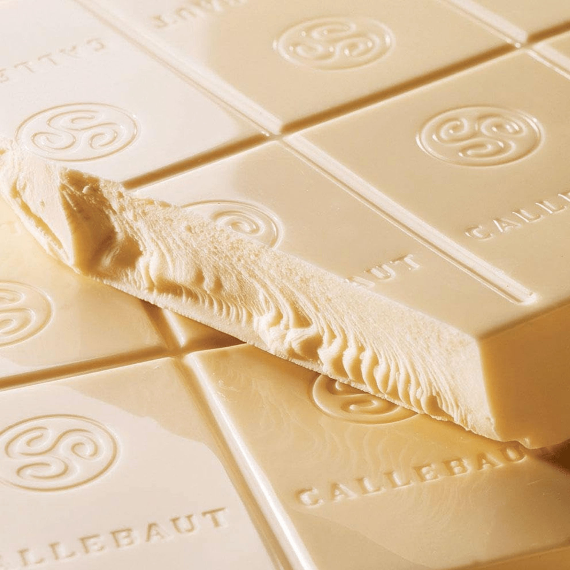 Callebaut W2 Finest Belgian White Chocolate Block 5kg - Image 5